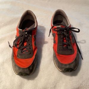 New Balance Sneakers gray & orange.